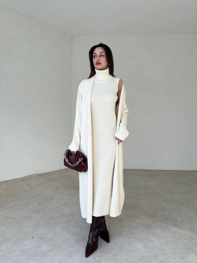 Bodycon kleita un jaka izskatās