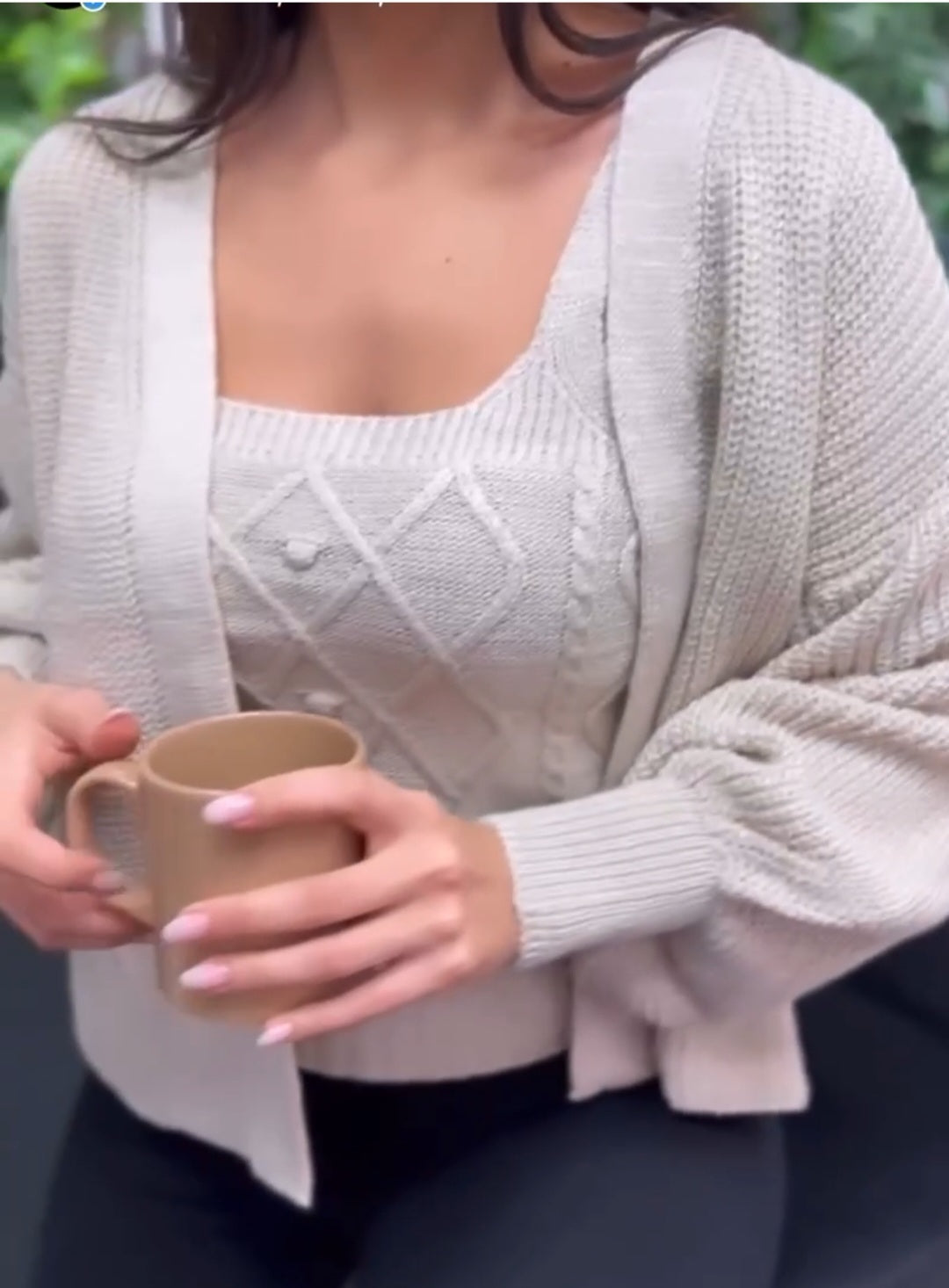 Iestatīt. Tops ar jaciņu