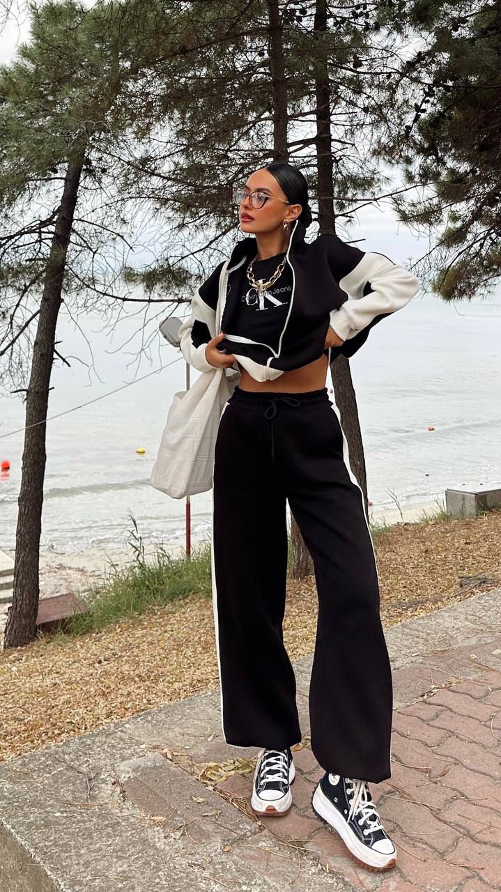 Women's tracksuit