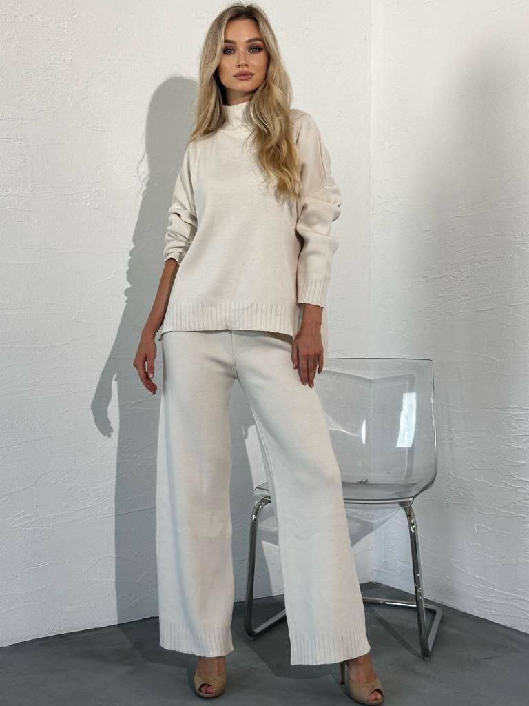 Knitted suit