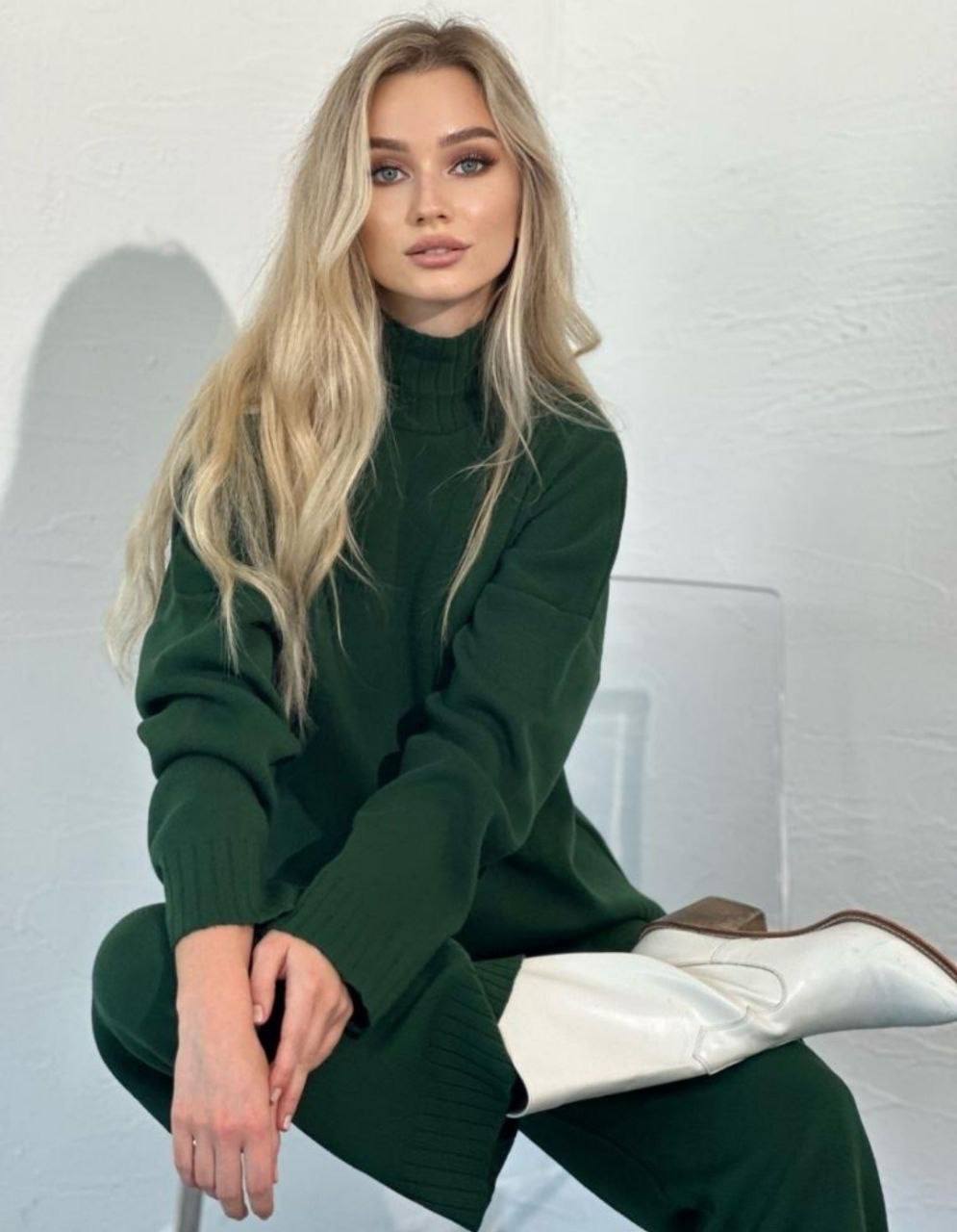 Knitted suit
